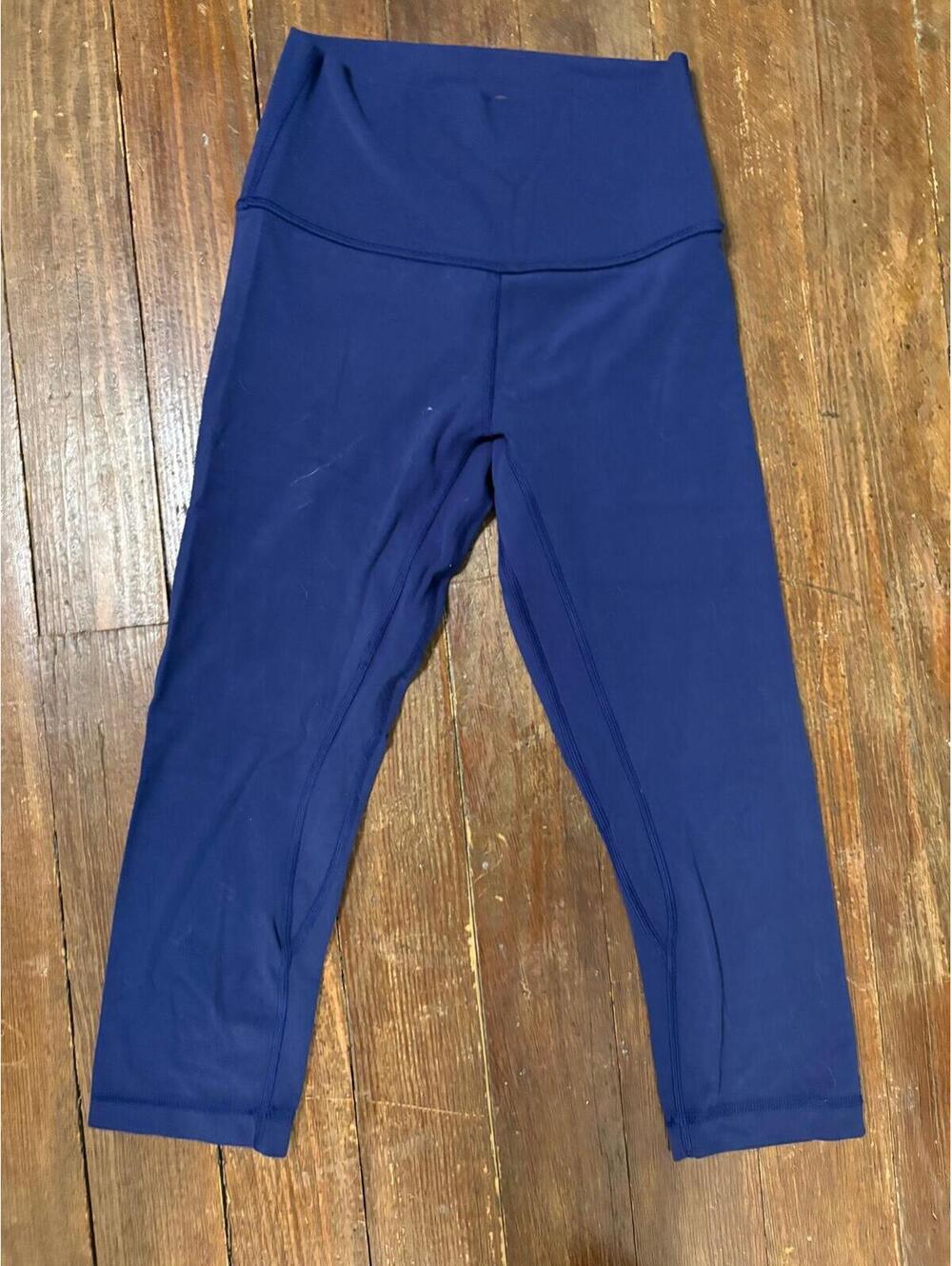 226. LULULEMON leggings